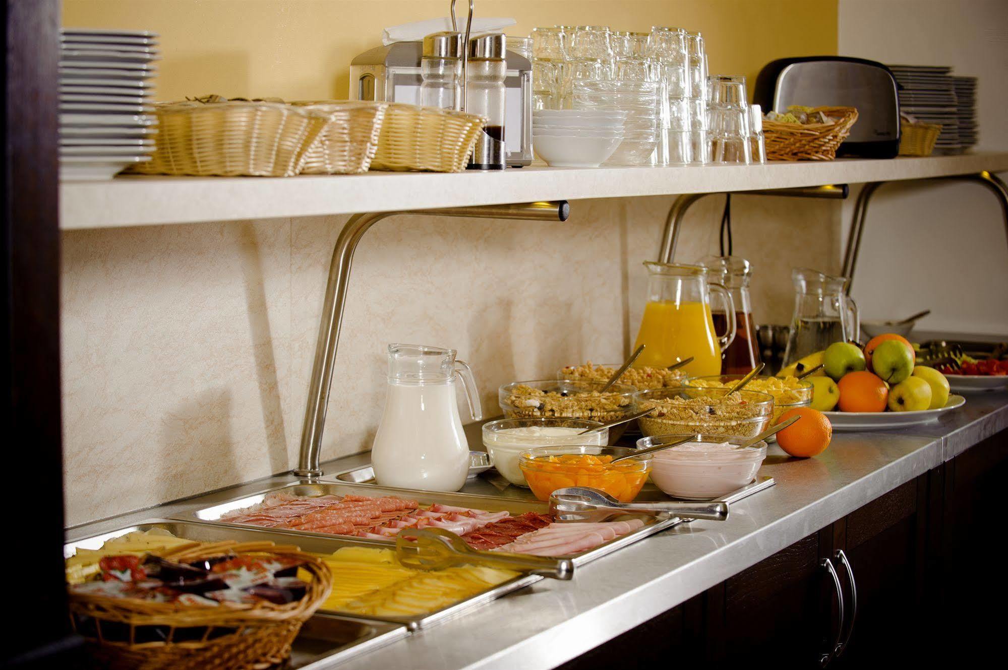 Petr Hotel Praga